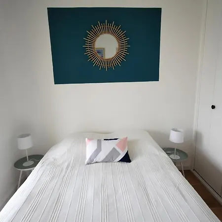 - T2 Rénové Avec Balcon Proche Et Centre - Fr-1-420-91 Apartamento *