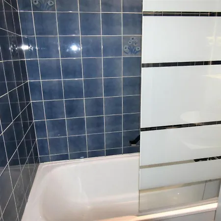 - T2 Rénové Avec Balcon Proche Et Centre - Fr-1-420-91