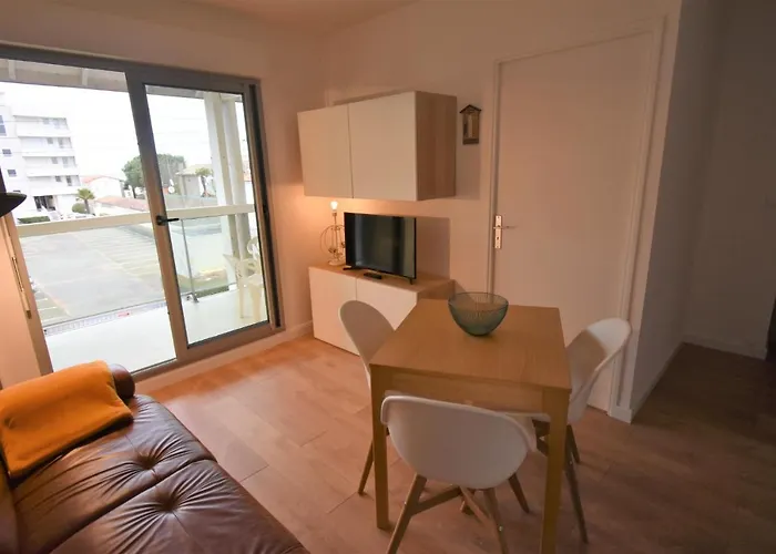 - T2 Renove Avec Balcon Proche Et Centre - Fr-1-420-91